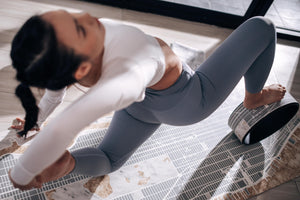 YOGASANA New York Map Yoga Mat with matching yoga wheel, demonstrating stable support and high resilience during practice.